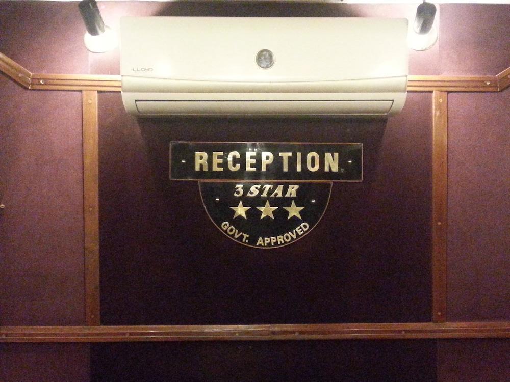 Oyo 15359 Hotel Kachandeep Dźajpur Zewnętrze zdjęcie
