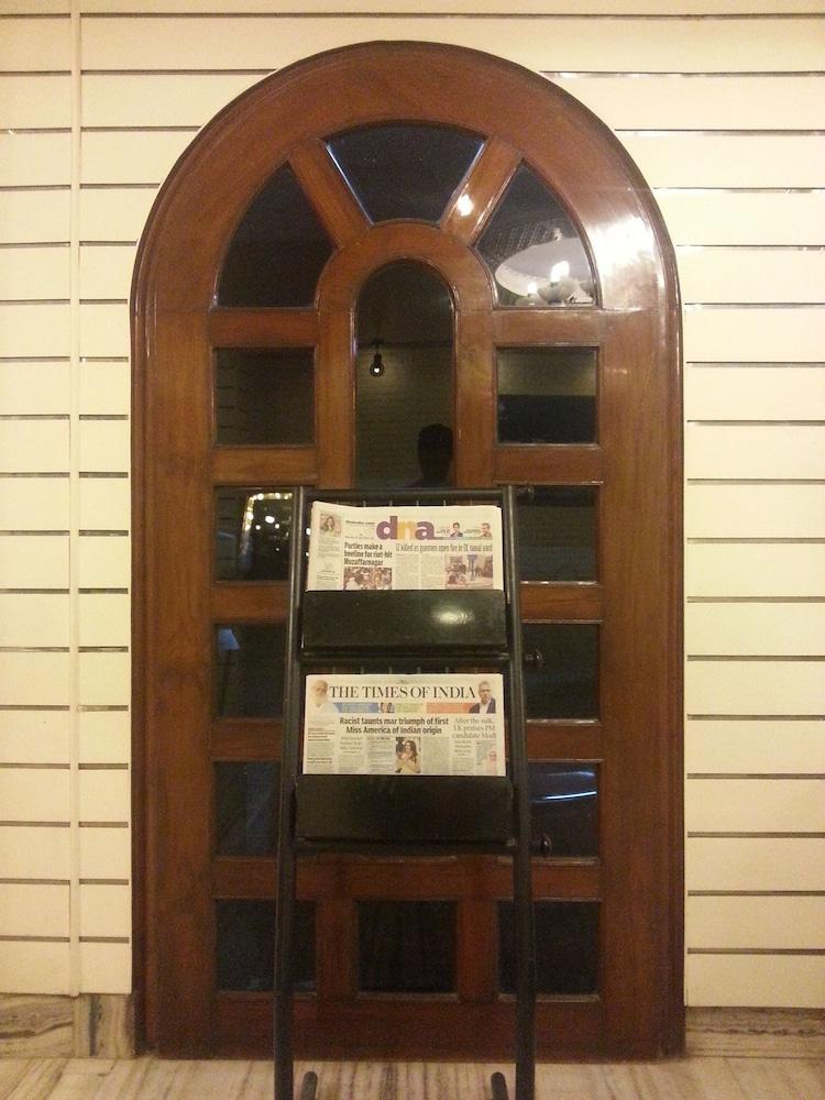 Oyo 15359 Hotel Kachandeep Dźajpur Zewnętrze zdjęcie