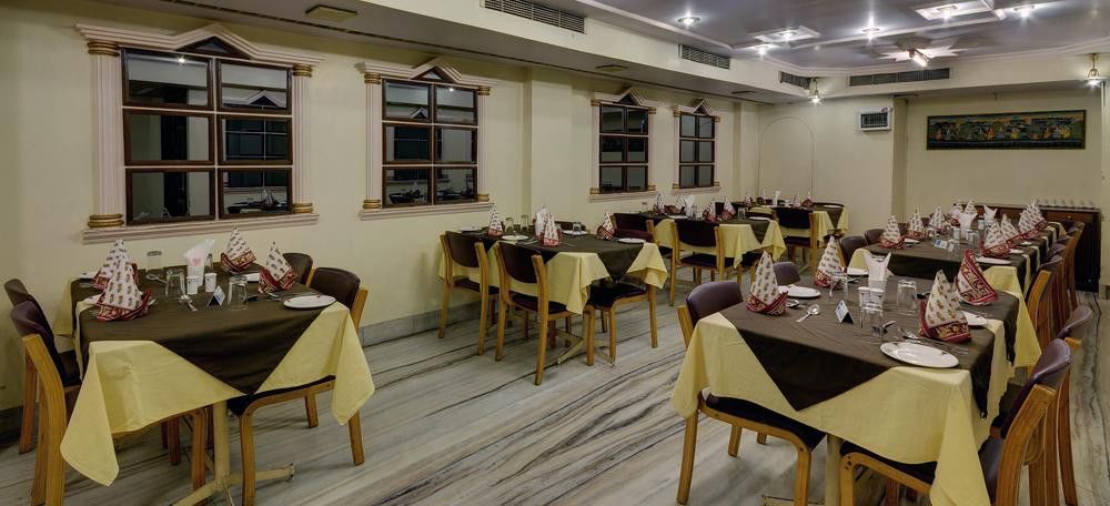 Oyo 15359 Hotel Kachandeep Dźajpur Restauracja zdjęcie