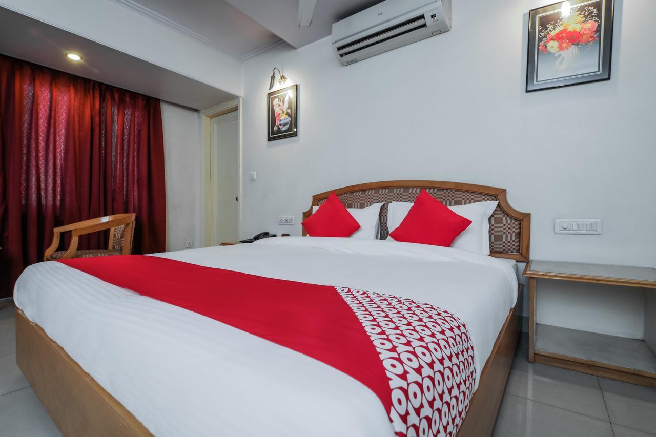 Oyo 15359 Hotel Kachandeep Dźajpur Zewnętrze zdjęcie