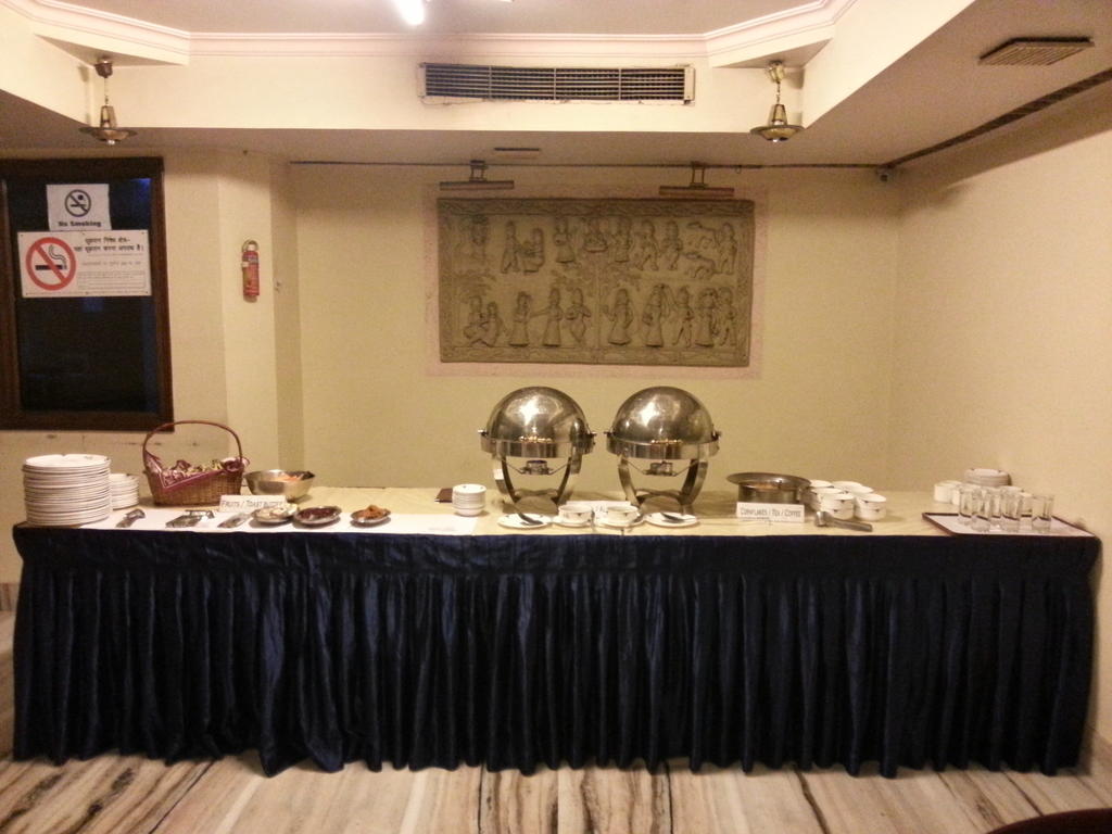 Oyo 15359 Hotel Kachandeep Dźajpur Zewnętrze zdjęcie