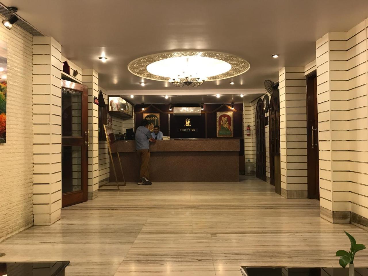 Oyo 15359 Hotel Kachandeep Dźajpur Zewnętrze zdjęcie