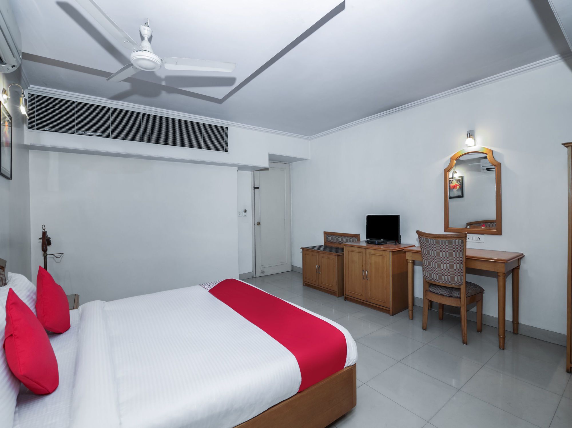 Oyo 15359 Hotel Kachandeep Dźajpur Zewnętrze zdjęcie